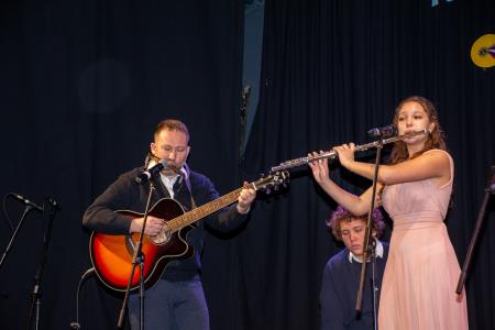 ‘‘Korenine preteklosti, sadovi prihodnosti” (27)